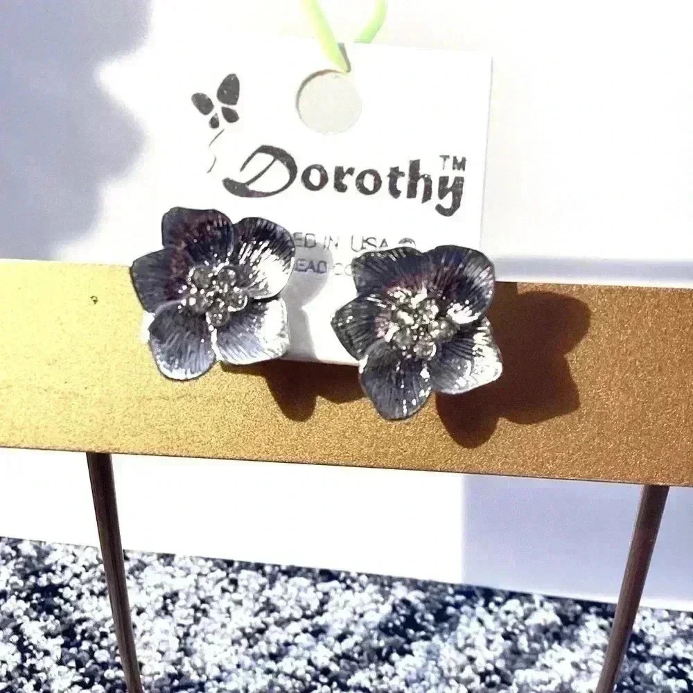 Flower silver earrings - Picture 3 of 3